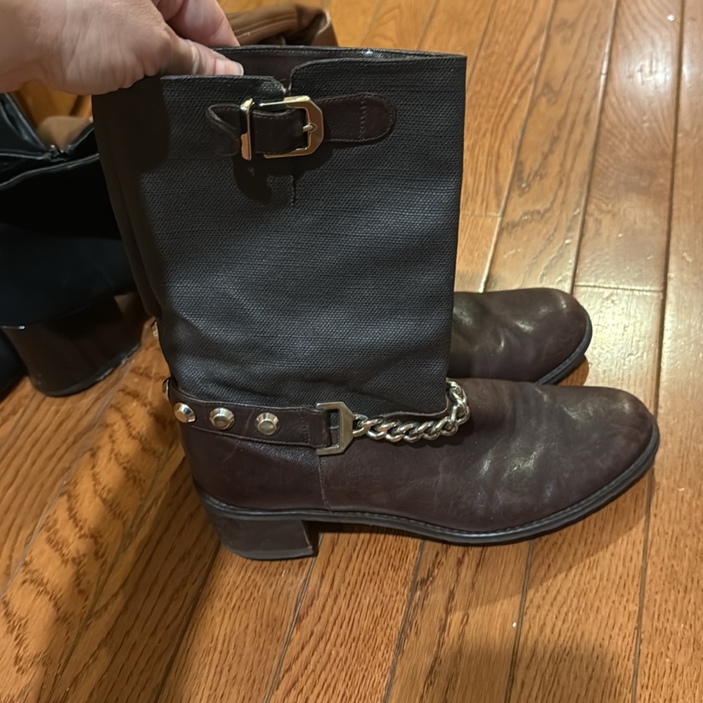 Stuart Weitzman Figaro chain boots. Chocolate brown. Gorgeous!